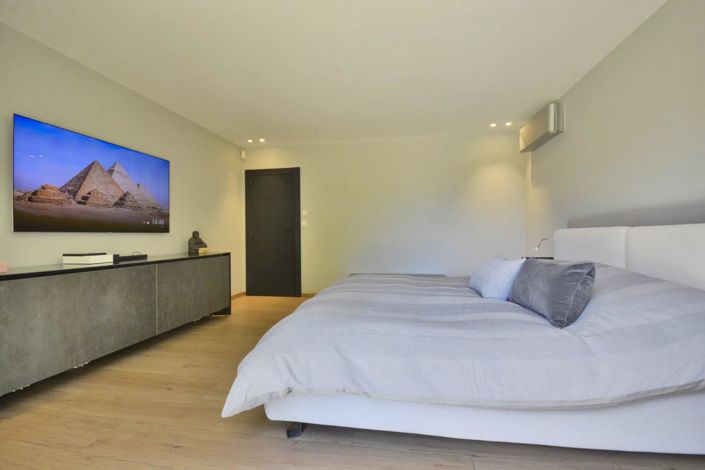 Image No.23-4 Bed House for sale