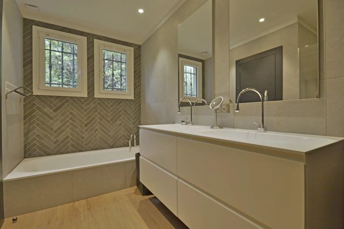 Image No.25-4 Bed House for sale