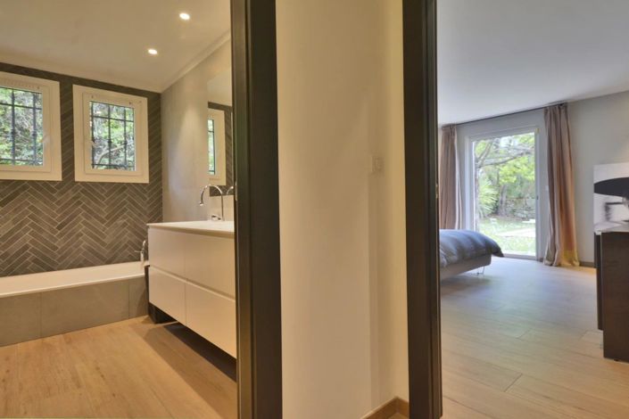 Image No.26-4 Bed House for sale