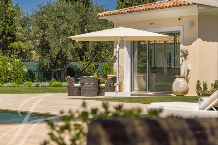 Image No.10-6 Bed House for sale