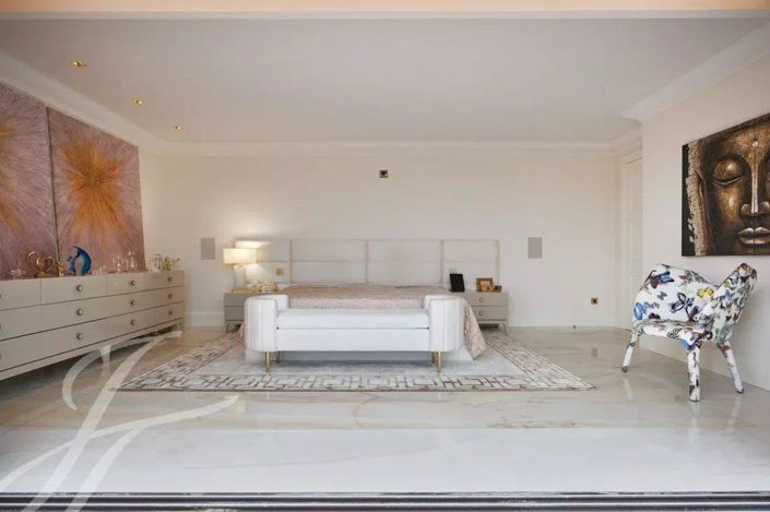 Image No.20-6 Bed House for sale