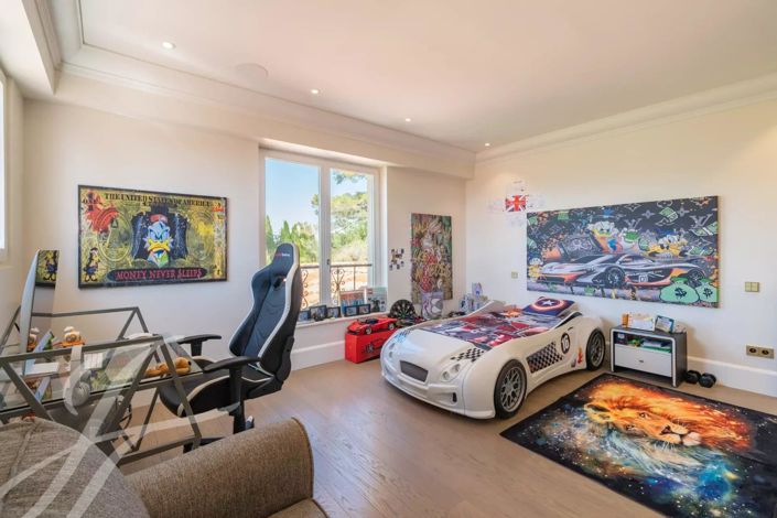 Image No.27-6 Bed House for sale