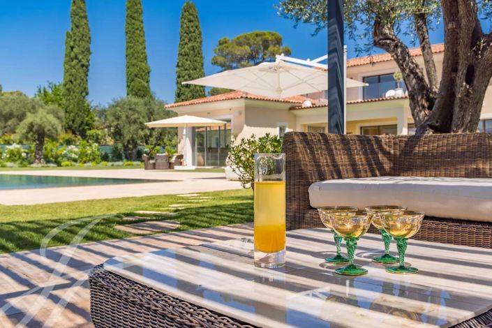 Image No.7-6 Bed House for sale