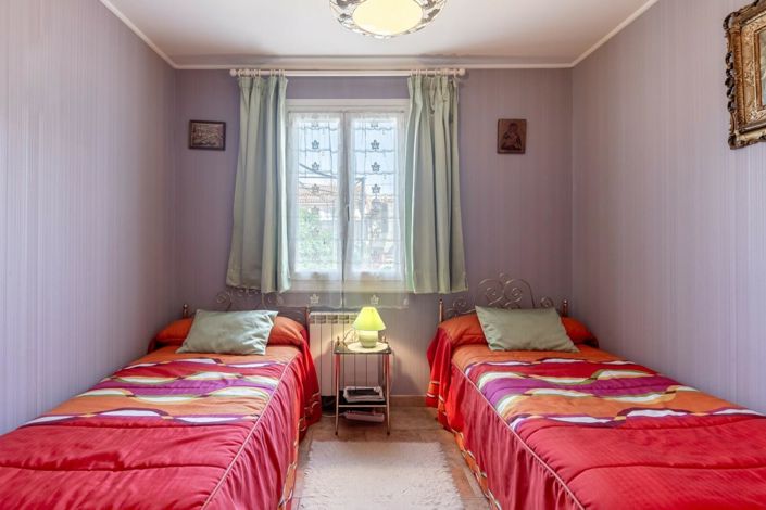 Image No.7-5 Bed House for sale