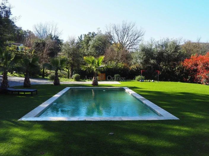 Image No.1-4 Bed House for sale