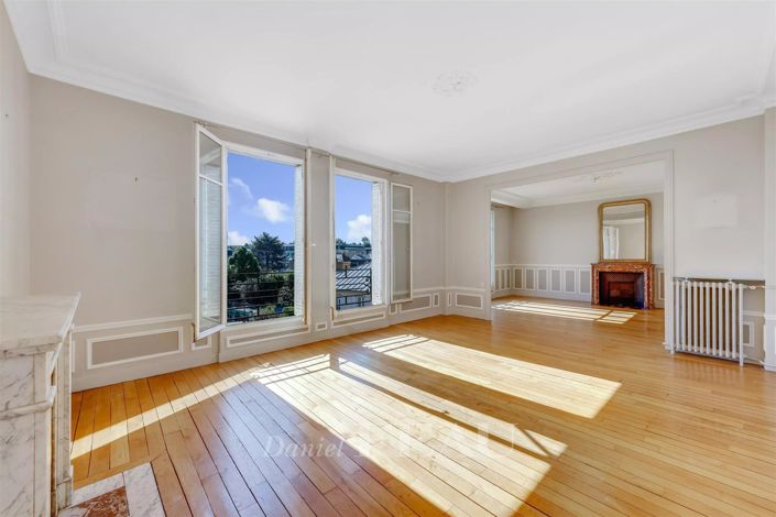 Image No.1-4 Bed Apartment for sale