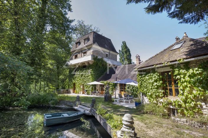 Image No.1-4 Bed House for sale
