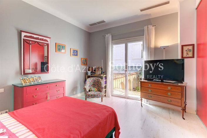 Image No.11-5 Bed House for sale