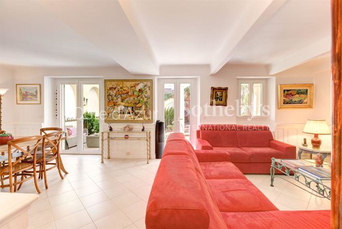 Image No.4-5 Bed House for sale