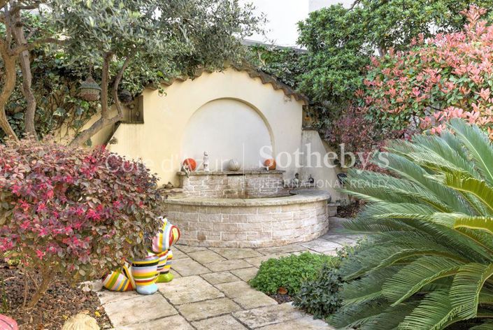 Image No.9-5 Bed House for sale