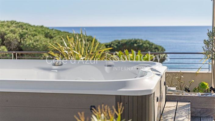 Image No.19-3 Bed Apartment for sale