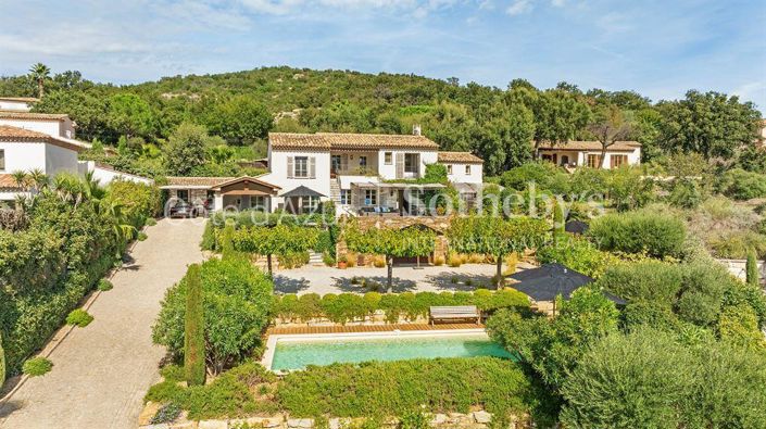 Image No.1-4 Bed Property for sale