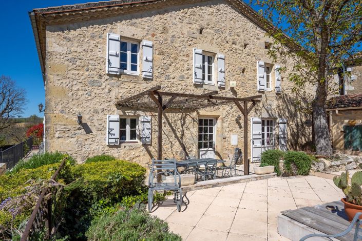 Image No.1-4 Bed House for sale