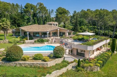 6 Bed House for sale