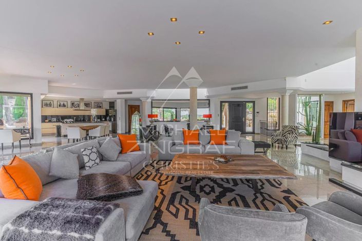 Image No.12-6 Bed House for sale