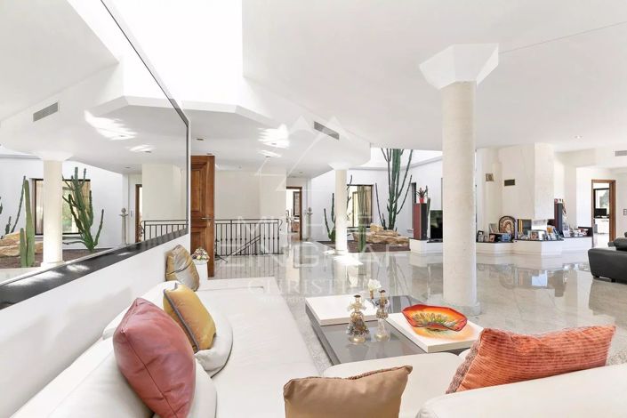 Image No.6-6 Bed House for sale