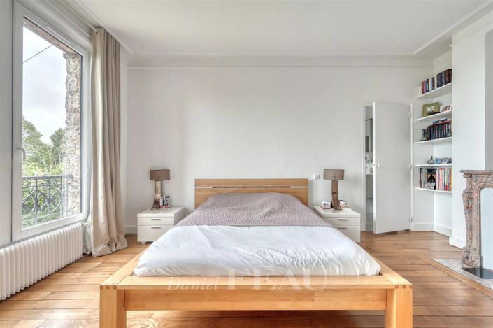 Image No.11-5 Bed House for sale