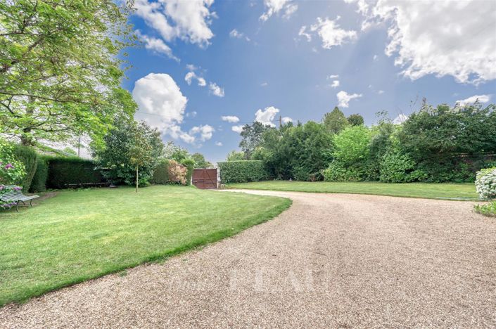 Image No.17-5 Bed House for sale