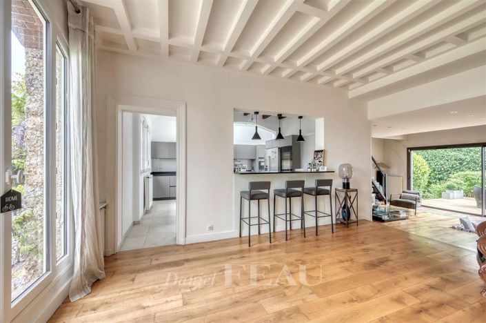 Image No.2-5 Bed House for sale