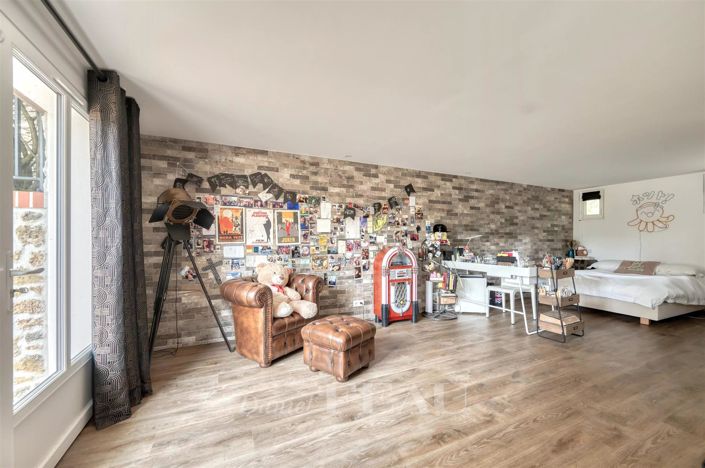 Image No.21-5 Bed House for sale