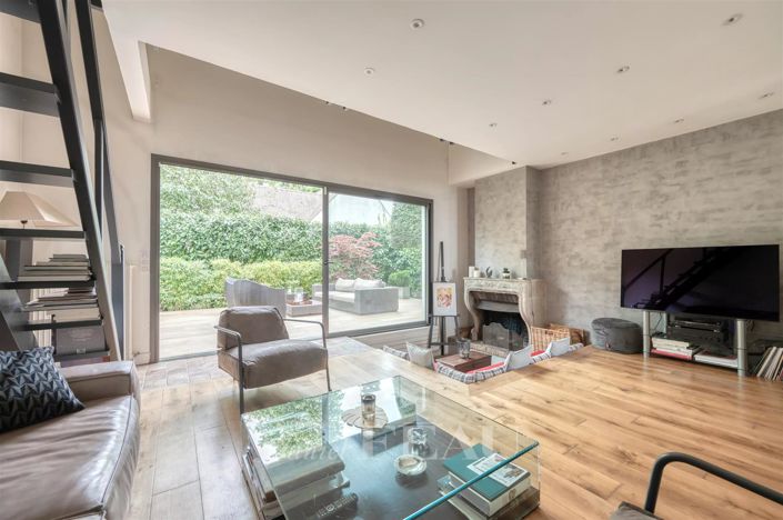 Image No.3-5 Bed House for sale