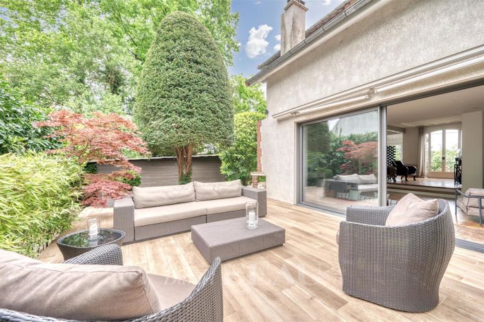 Image No.5-5 Bed House for sale