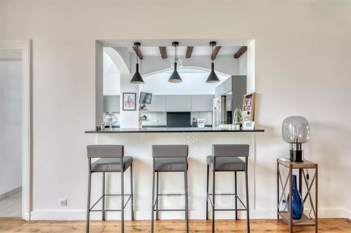 Image No.7-5 Bed House for sale