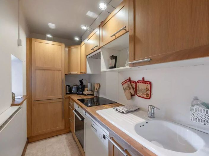 Image No.25-2 Bed Property for sale