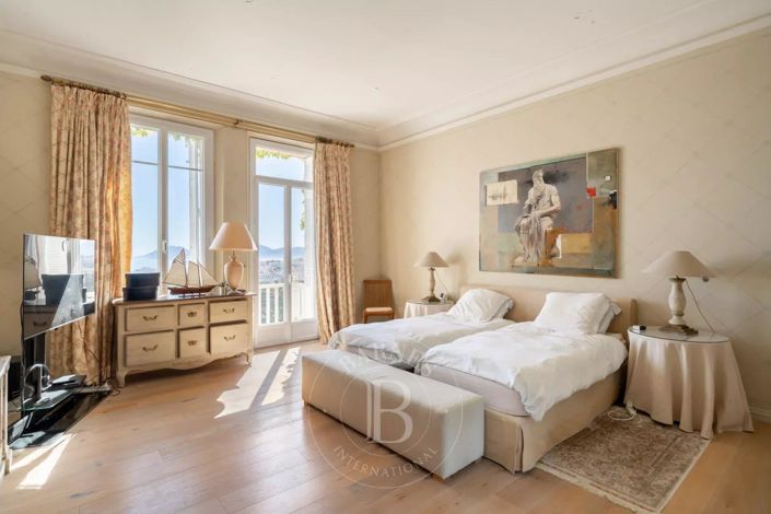 Image No.19-10 Bed House for sale