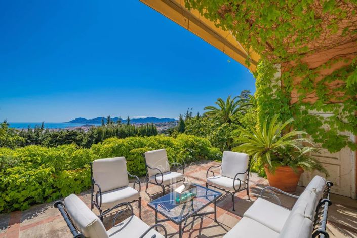 Image No.2-10 Bed House for sale