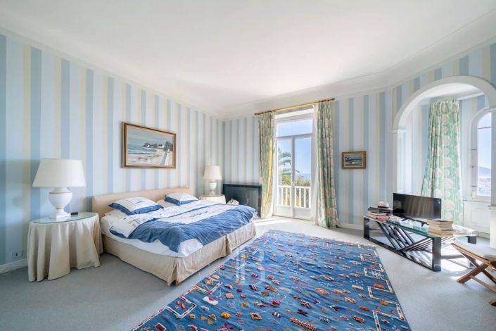 Image No.25-10 Bed House for sale