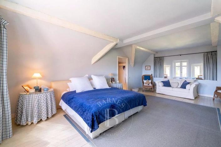 Image No.27-10 Bed House for sale