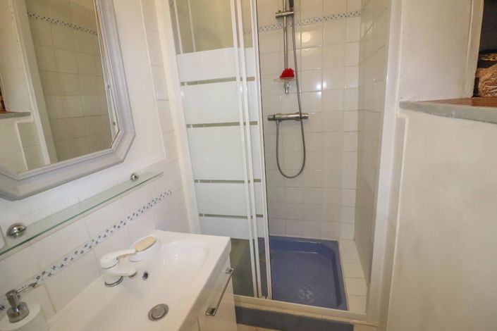 Image No.21-3 Bed House for sale