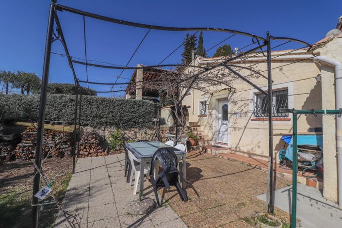 Image No.8-3 Bed House for sale