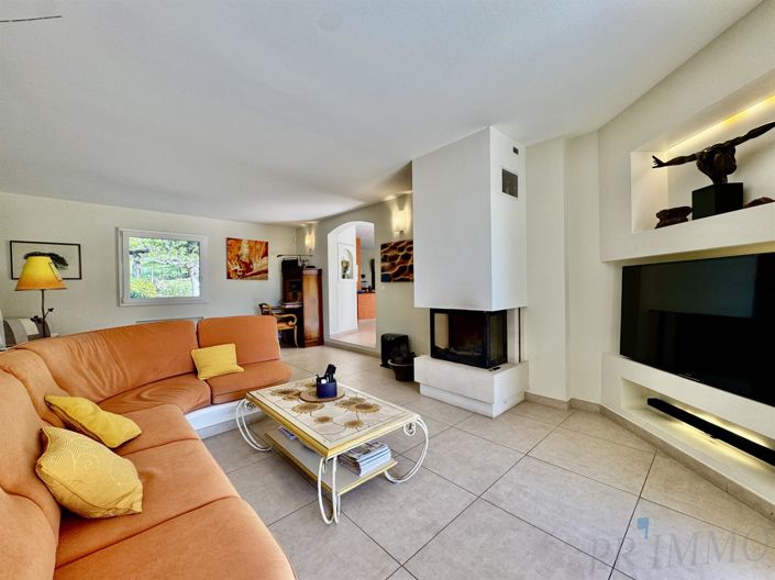 Image No.7-4 Bed House for sale