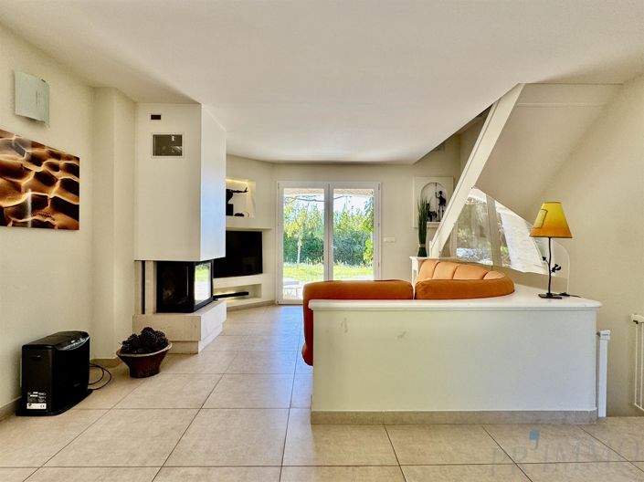 Image No.8-4 Bed House for sale