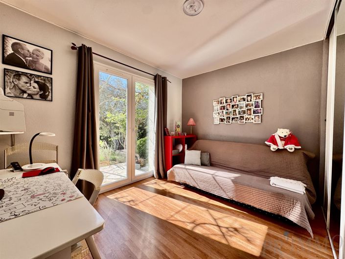 Image No.9-4 Bed House for sale