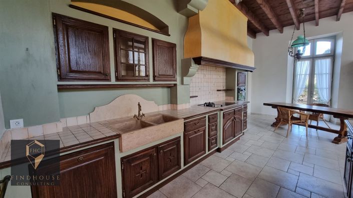 Image No.2-6 Bed House for sale