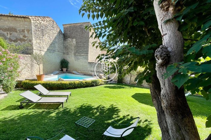 Image No.1-6 Bed Apartment for sale