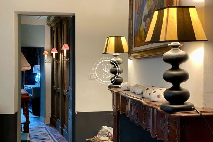 Image No.1-6 Bed House for sale