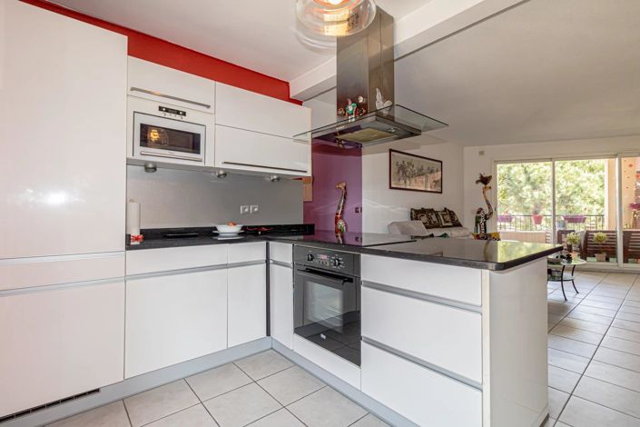 Image No.17-3 Bed Apartment for sale