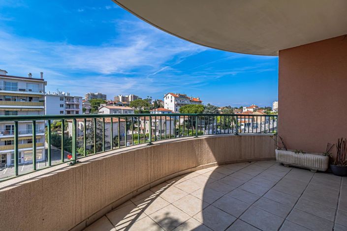 Image No.2-Appartement de 3 chambres à vendre à Antibes