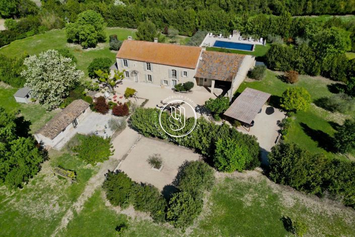 Image No.1-10 Bed House for sale