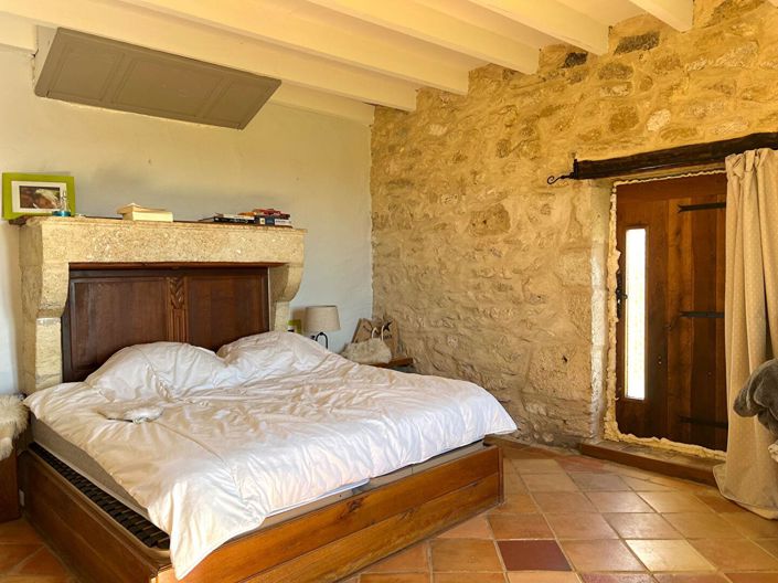 Image No.9-6 Bed House for sale