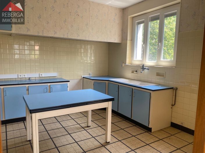 Image No.7-5 Bed House for sale