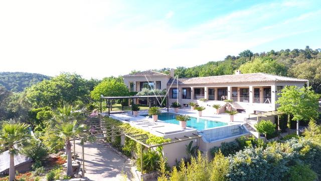 Image No.1-5 Bed House for sale
