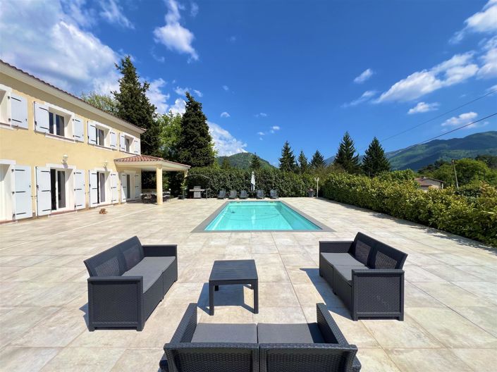Image No.1-5 Bed House for sale