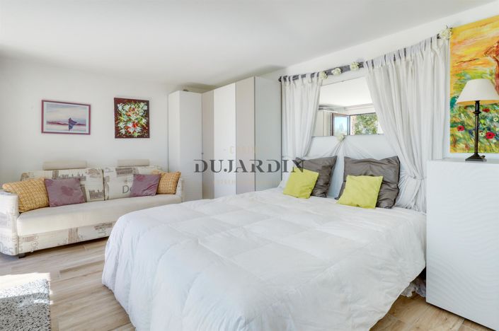 Image No.14-3 Bed House for sale