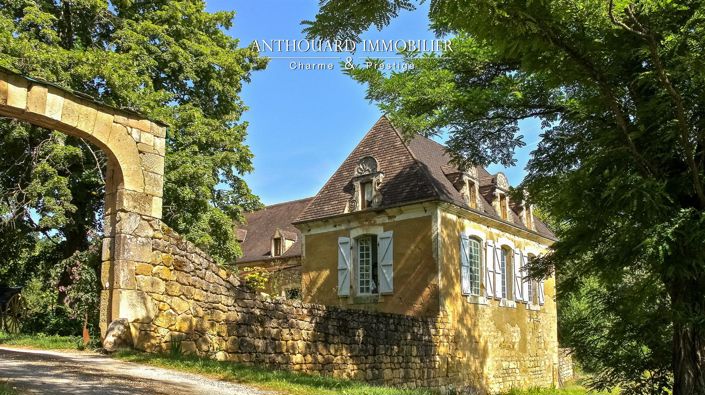 Image No.1-Propriété de 10 chambres à vendre à Souillac