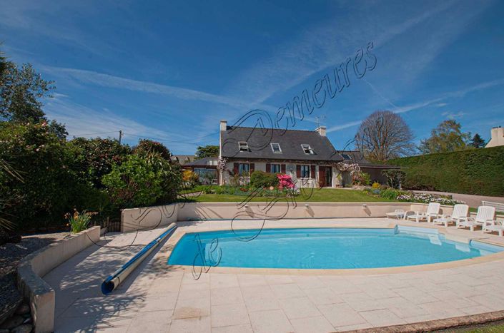 Image No.1-4 Bed House for sale